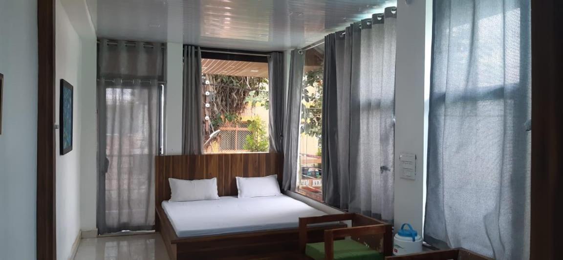 Hotel Rajvihar Pachmarhī Exteriör bild